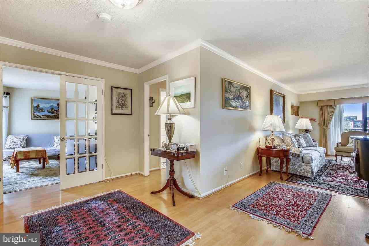 8360 Greensboro Dr - Photo 4 of 21