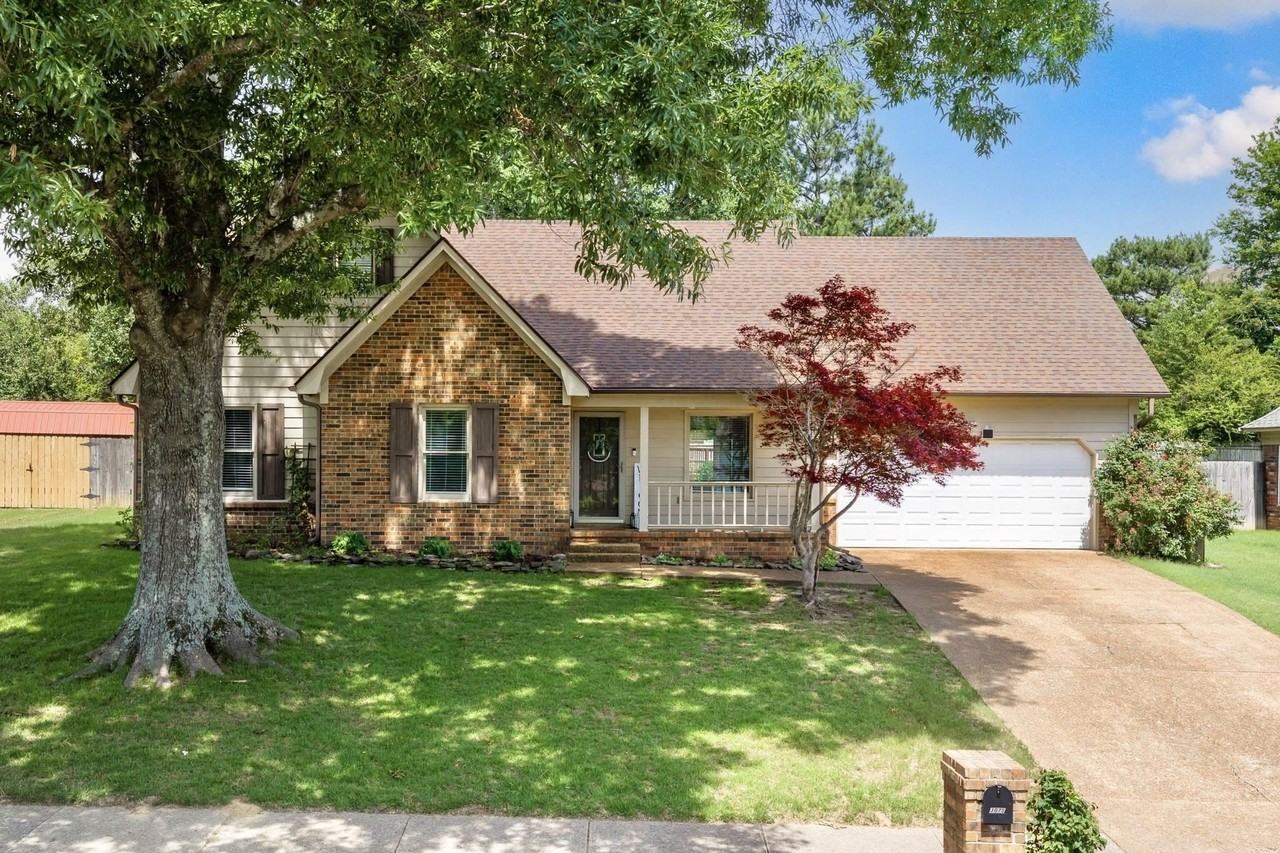 3075 Stonecrest Cir - Photo 2 of 40