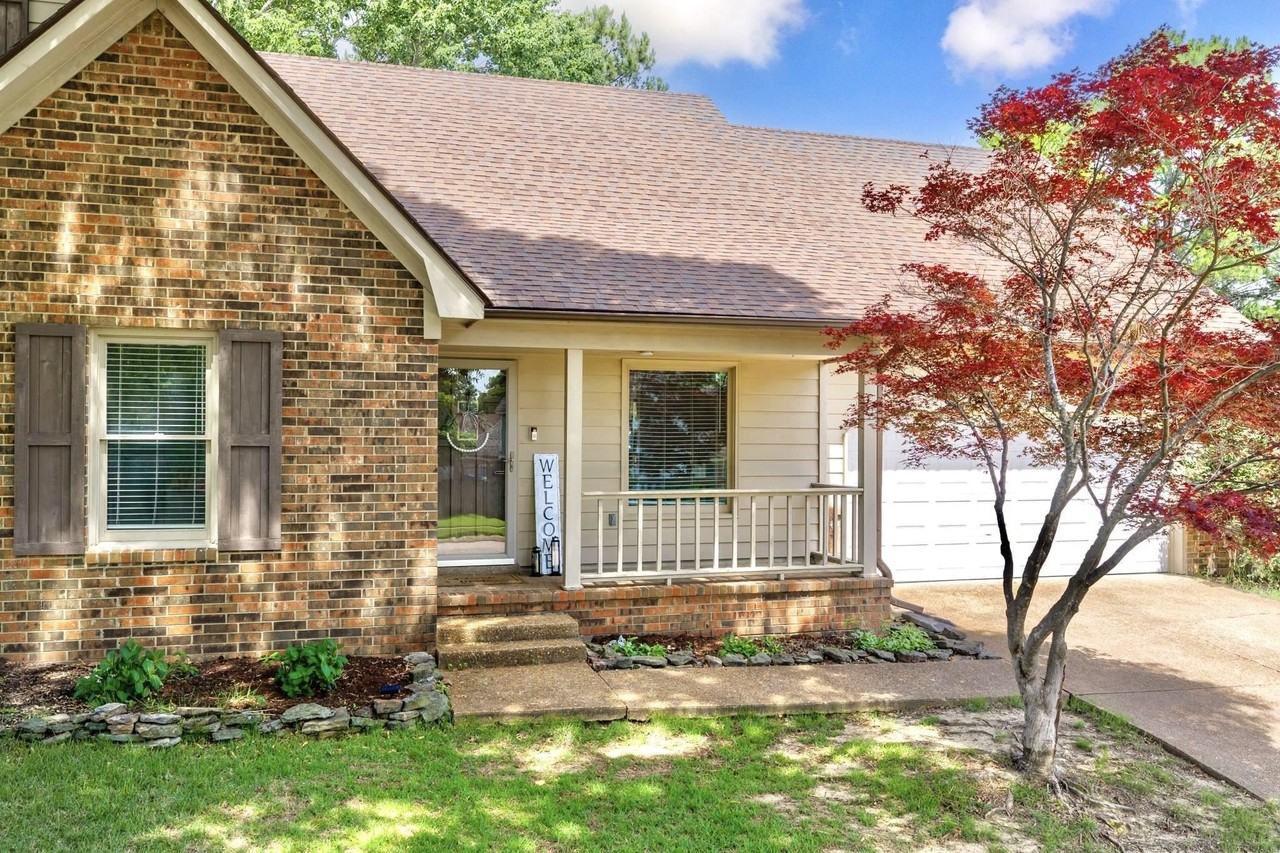 3075 Stonecrest Cir - Photo 3 of 40