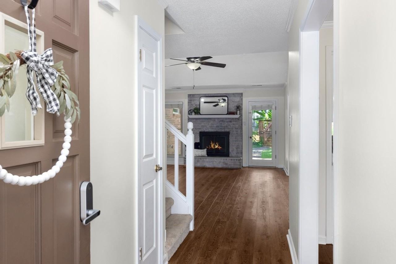 3075 Stonecrest Cir - Photo 4 of 40