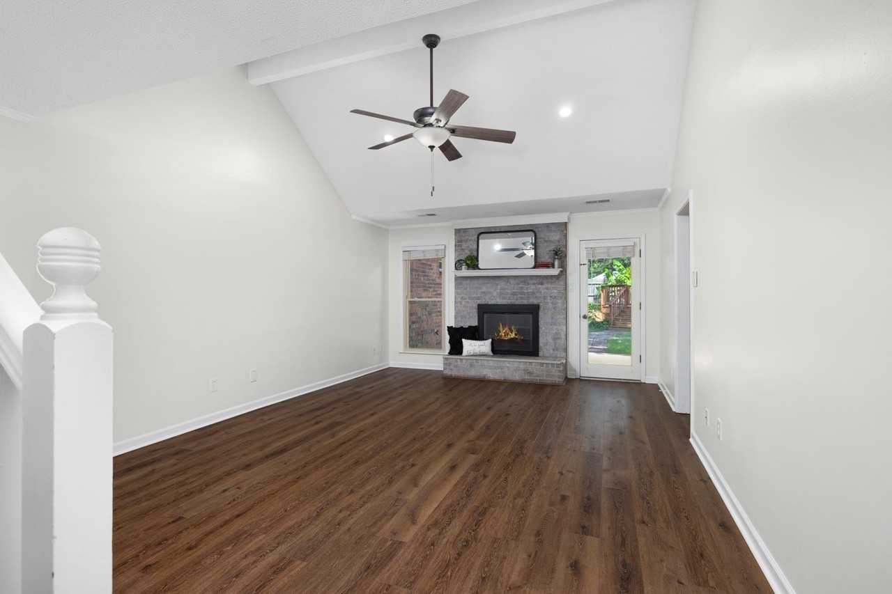 3075 Stonecrest Cir - Photo 6 of 40