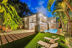 featured image of 7621 Sw 59th Ct