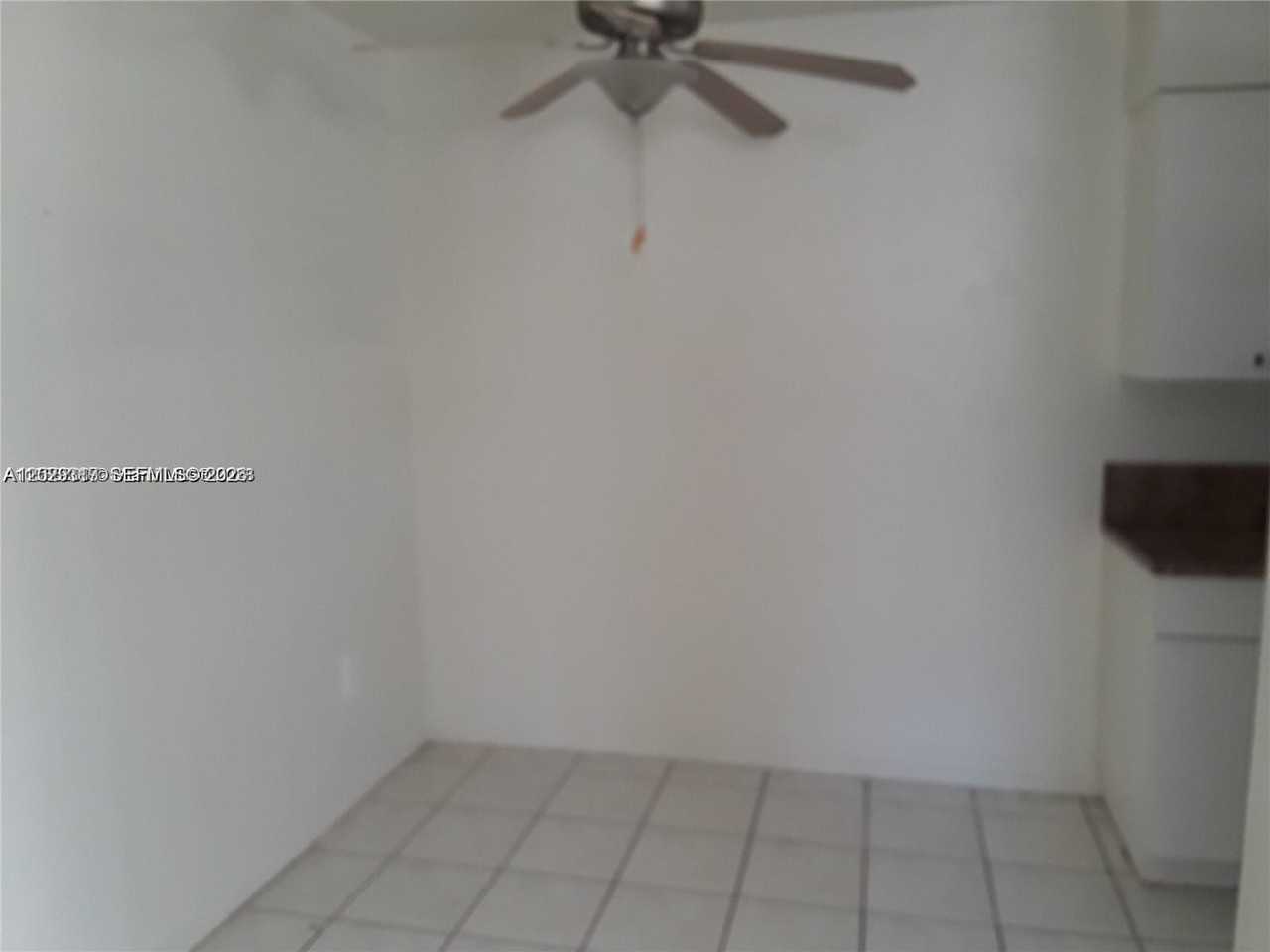 236 Madeira Ave #6 - Photo 5 of 7
