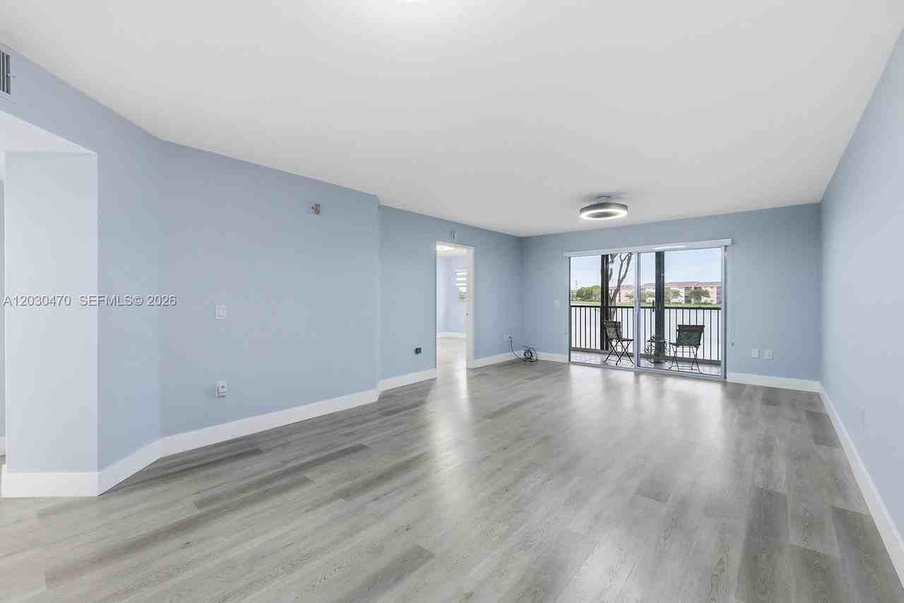550 Sw 138th Ave #206K - Photo 5 of 43
