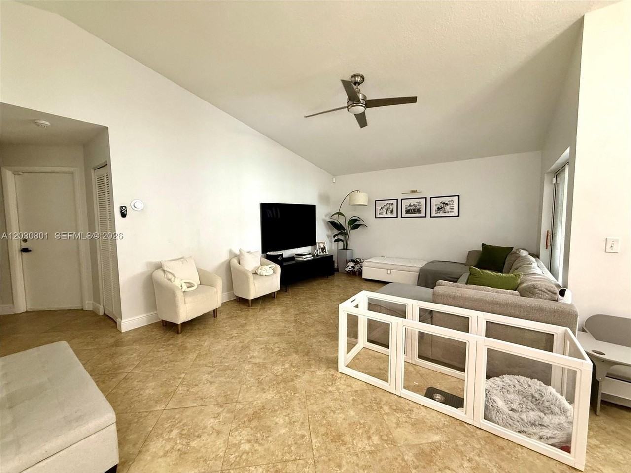 248 W Riverbend Dr - Photo 4 of 24