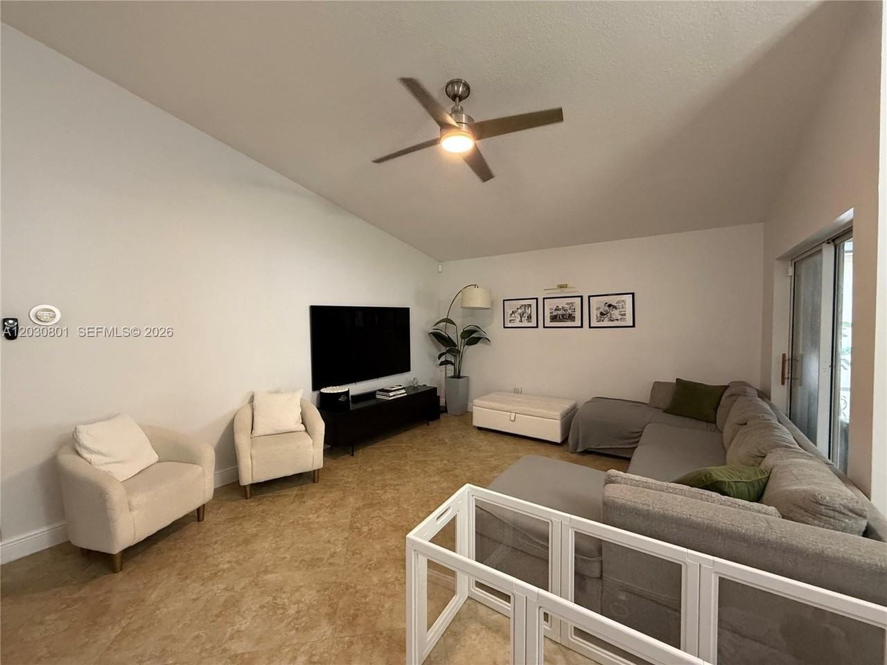 248 W Riverbend Dr - Photo 5 of 24