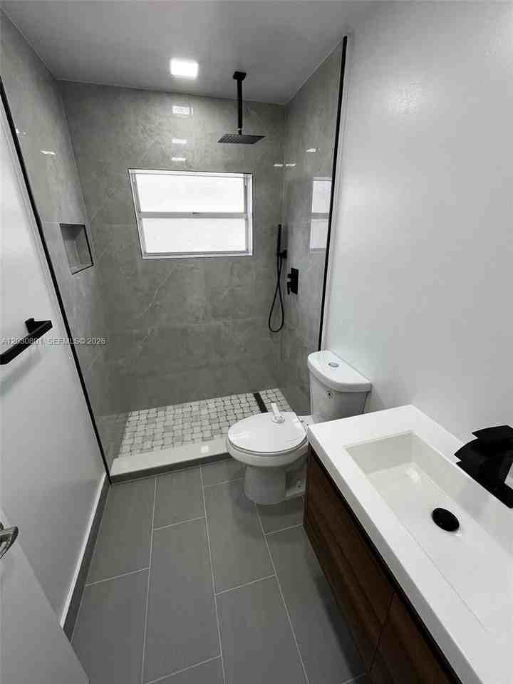 248 W Riverbend Dr - Photo 6 of 24