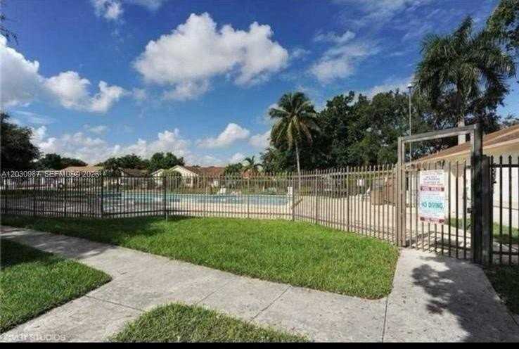 13413 Sw 116th Ct #0 - Photo 7 of 8