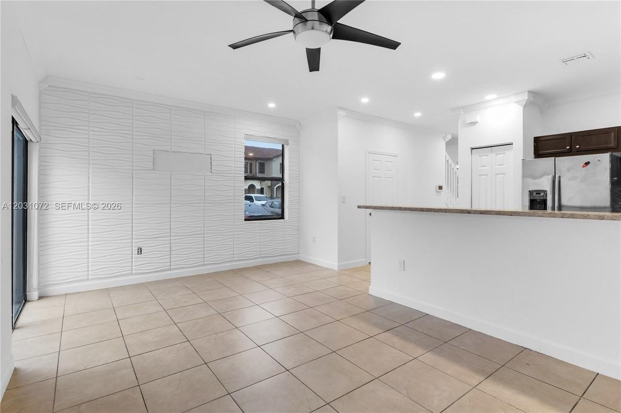 3202 Se 6th St #3202 - Photo 6 of 39
