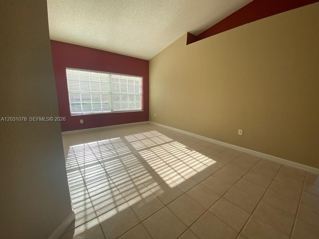 16246 Sw 103rd Ter - Photo 4 of 14