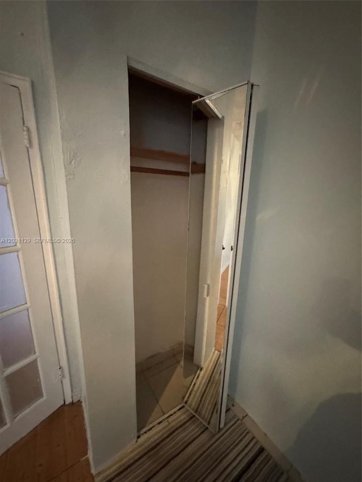 1120 Sw 73rd Ave - Photo 6 of 17
