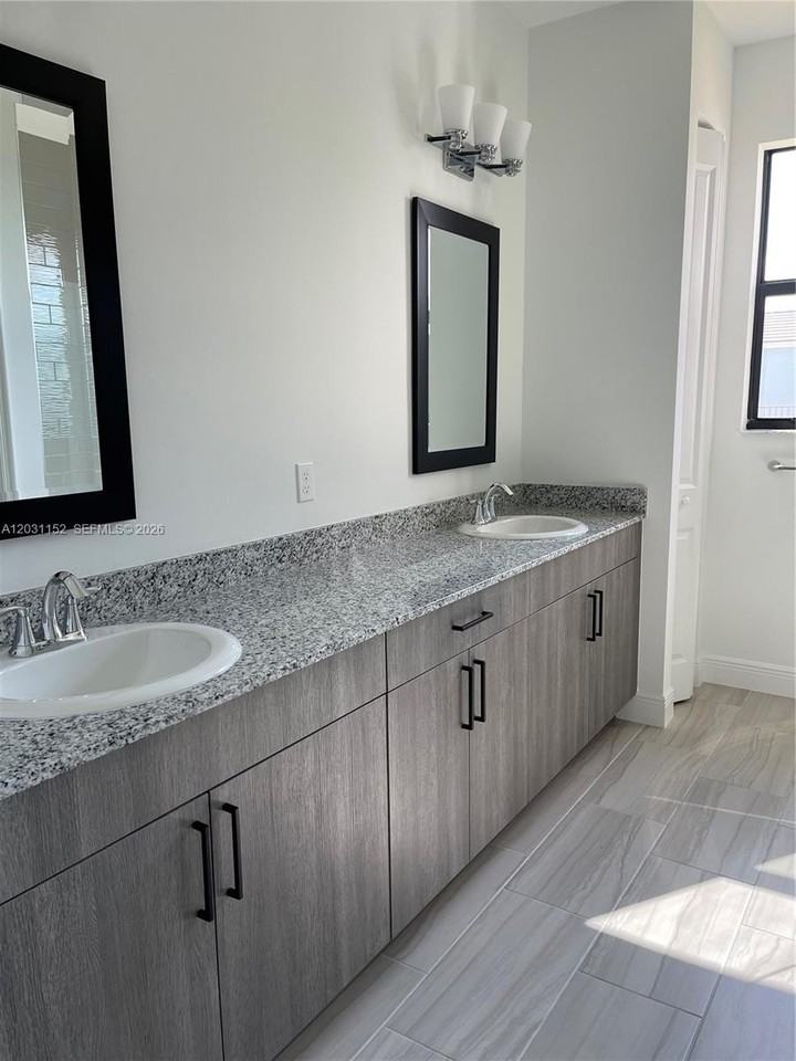 16475 Sea Turtle Pl - Photo 4 of 10