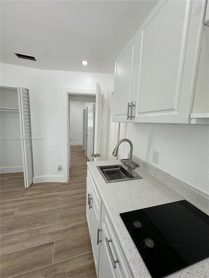 14510 Sw 105th Ave #1 - Photo 6 of 10