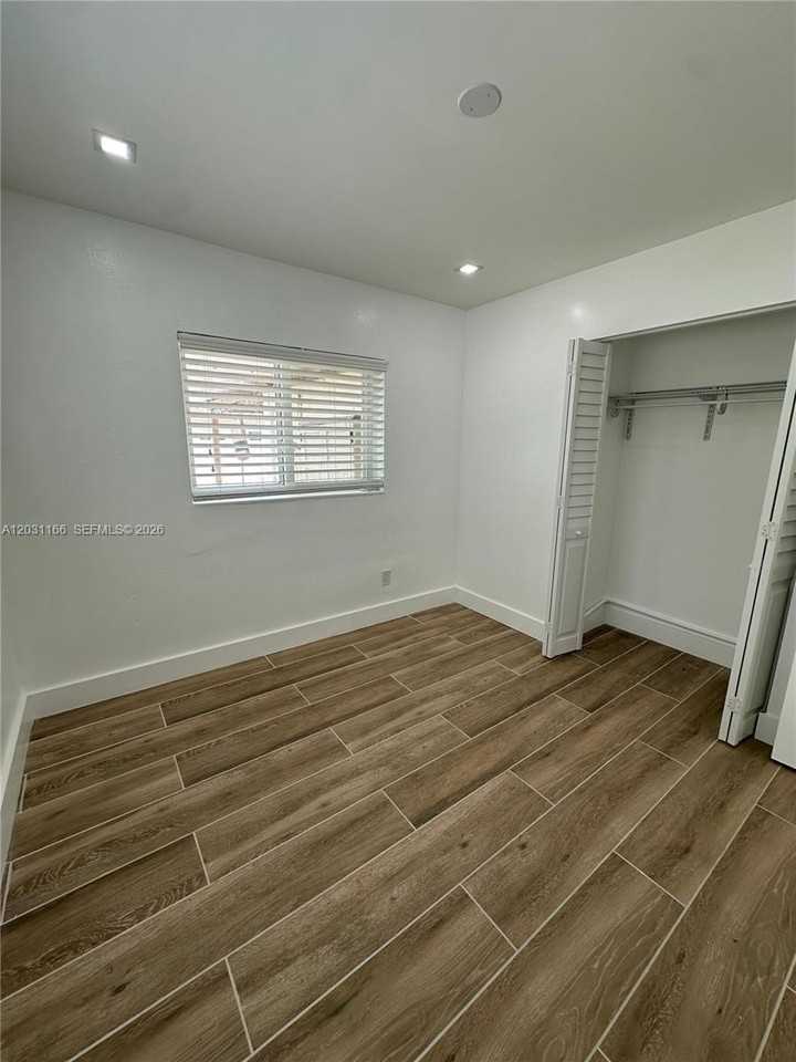 14510 Sw 105th Ave #1 - Photo 7 of 10