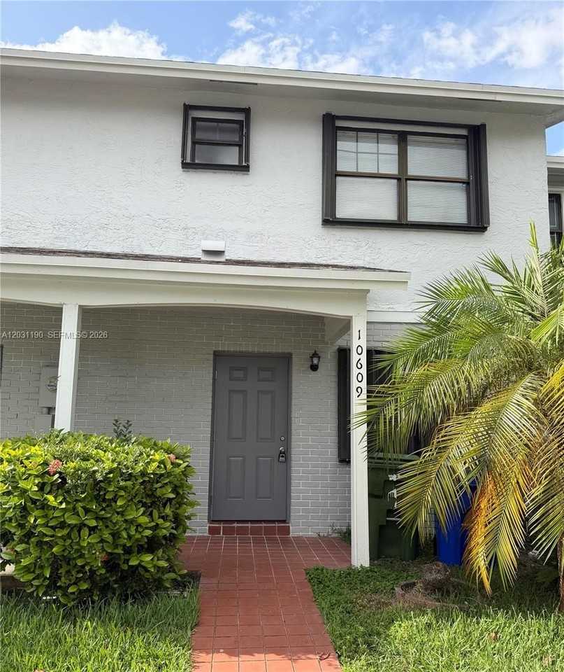 10609 Nw 8th St - Photo 2 of 27
