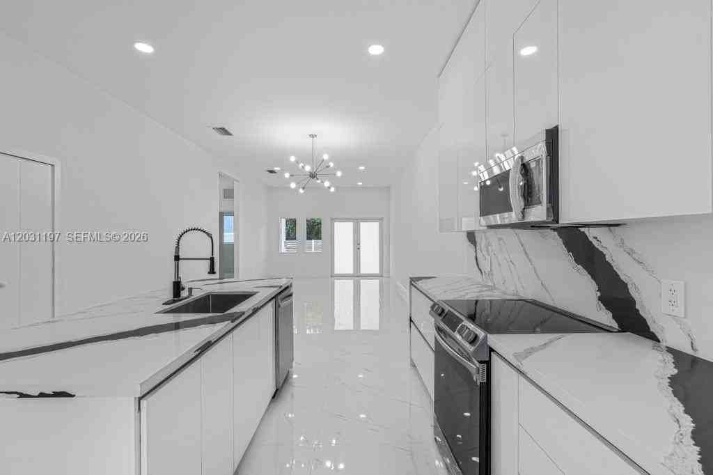 2419 Nw 97th St #B - Photo 2 of 19