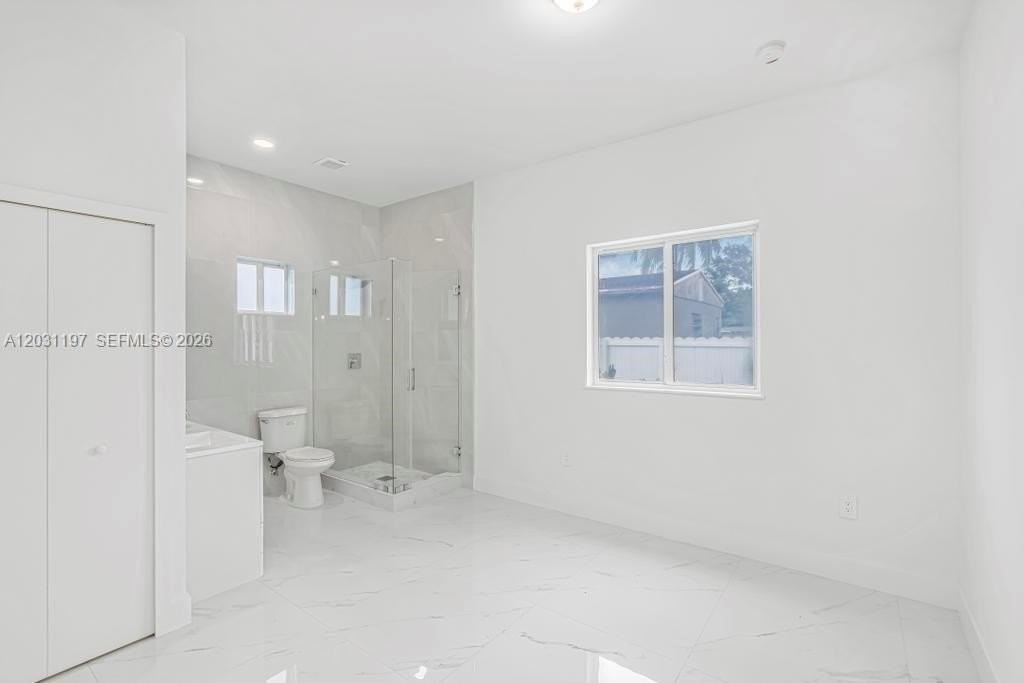 2419 Nw 97th St #B - Photo 7 of 19