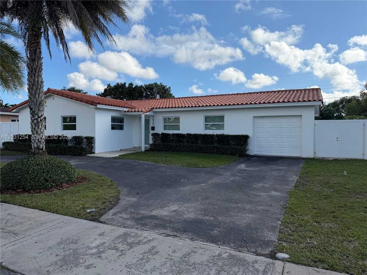 9020 Sw 56th Ter - Photo 2 of 15