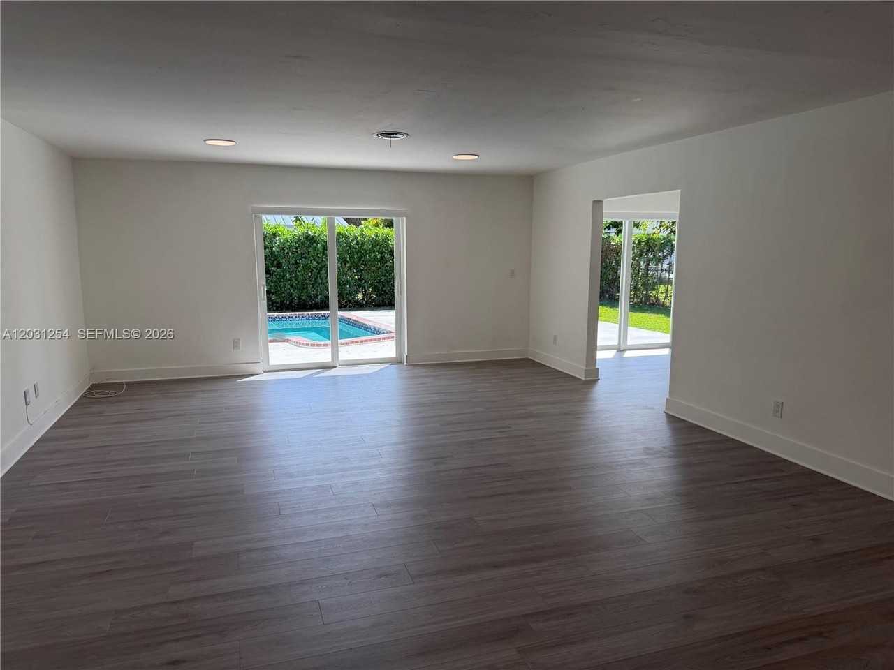 9020 Sw 56th Ter - Photo 3 of 15