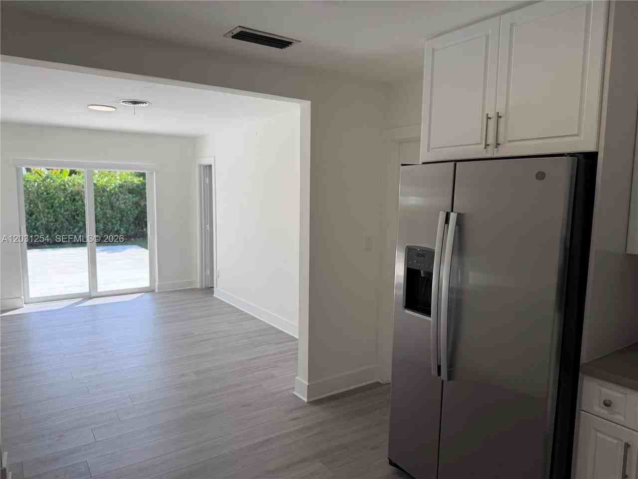 9020 Sw 56th Ter - Photo 4 of 15