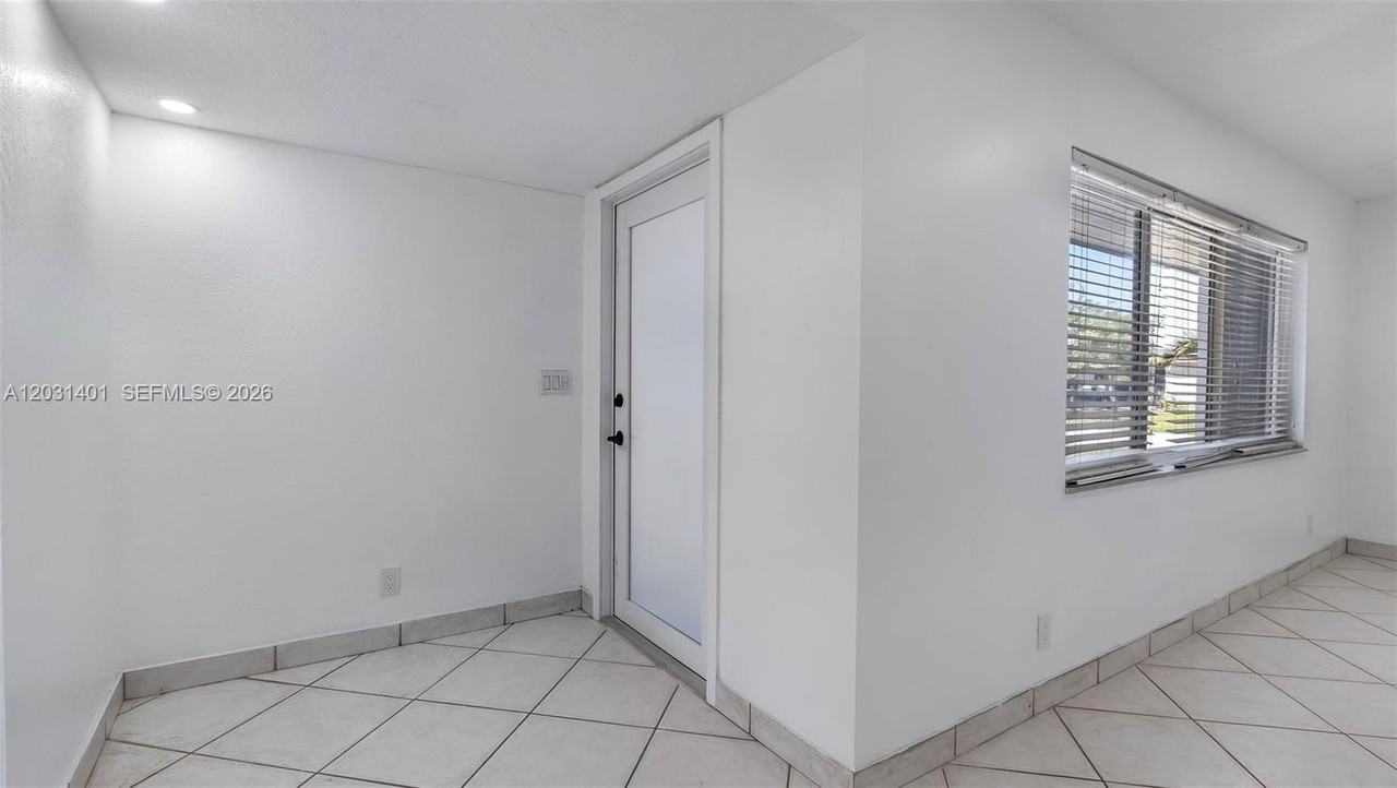 9741 Nw 5th St #9741 - Photo 2 of 37