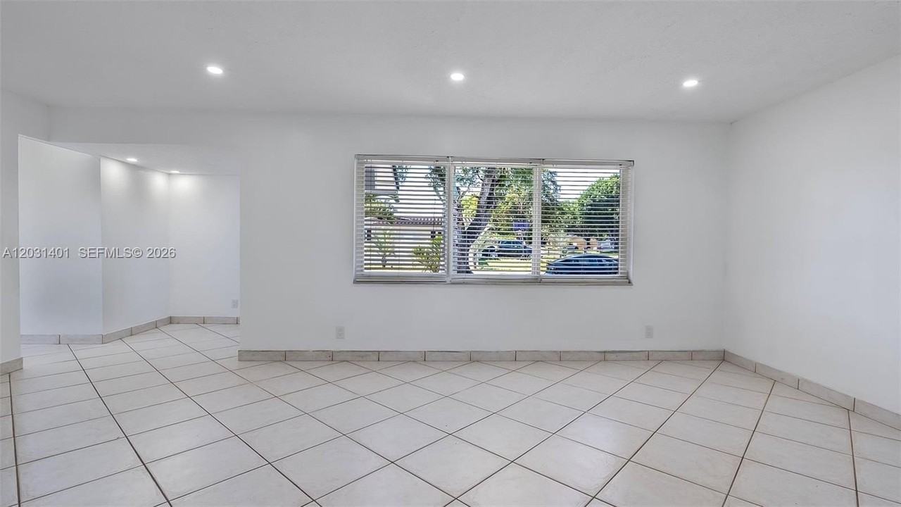 9741 Nw 5th St #9741 - Photo 3 of 37