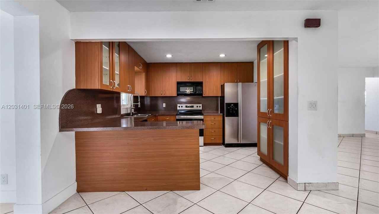 9741 Nw 5th St #9741 - Photo 7 of 37