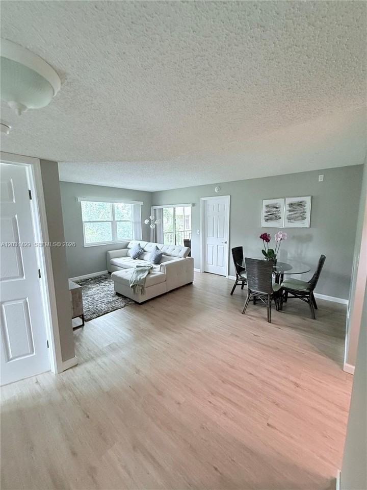 1566 Se Royal Green Cir #203 - Photo 4 of 19