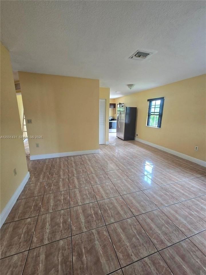 313 Nw 97th St #313 - Photo 2 of 16