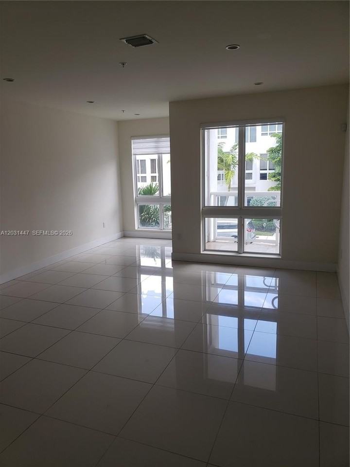 10280 Nw 63rd Ter #206 - Photo 6 of 22