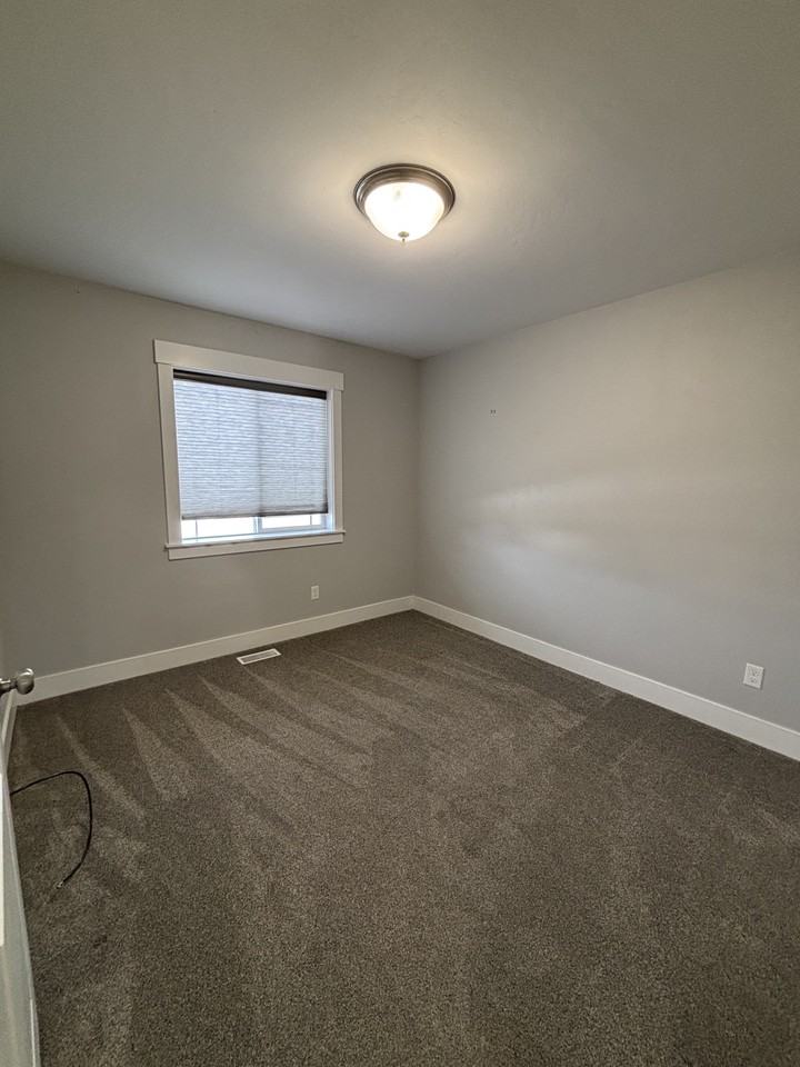 448 Washington Loop #1 - Photo 4 of 15