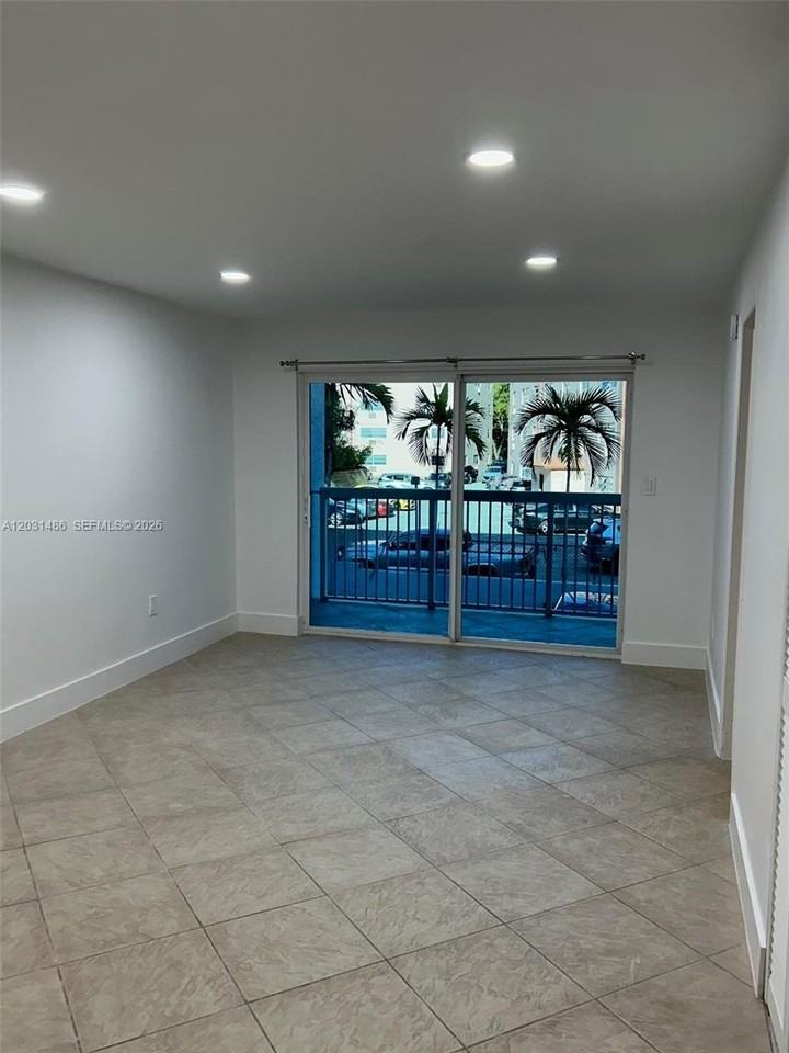 2920 Sw 28th Ter #202 - Photo 4 of 27