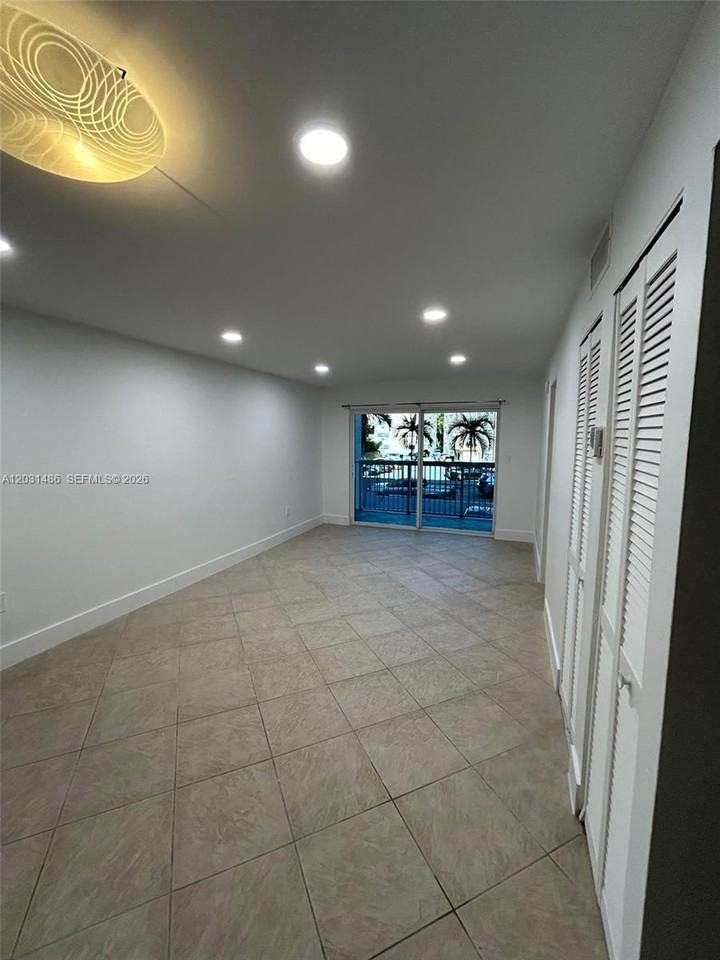 2920 Sw 28th Ter #202 - Photo 6 of 27