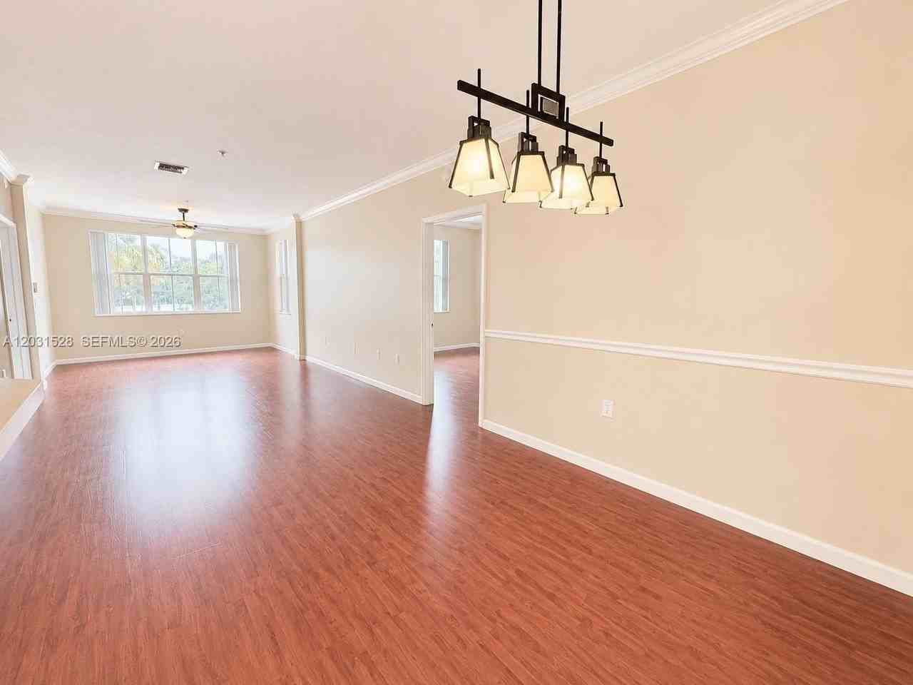 4700 Sw 160th Ave #423 - Photo 5 of 16