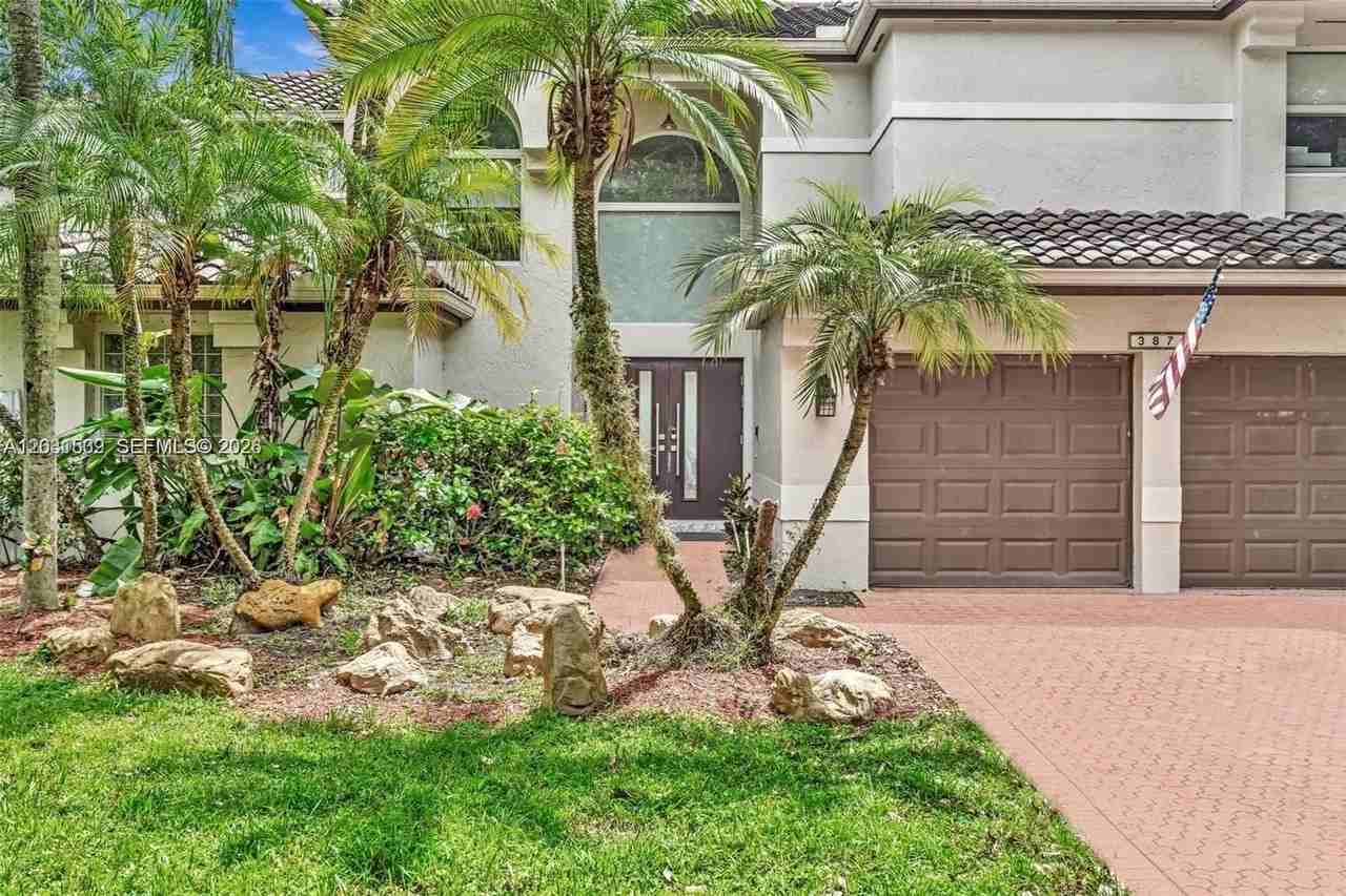 3877 Bimini Ave - Photo 4 of 48