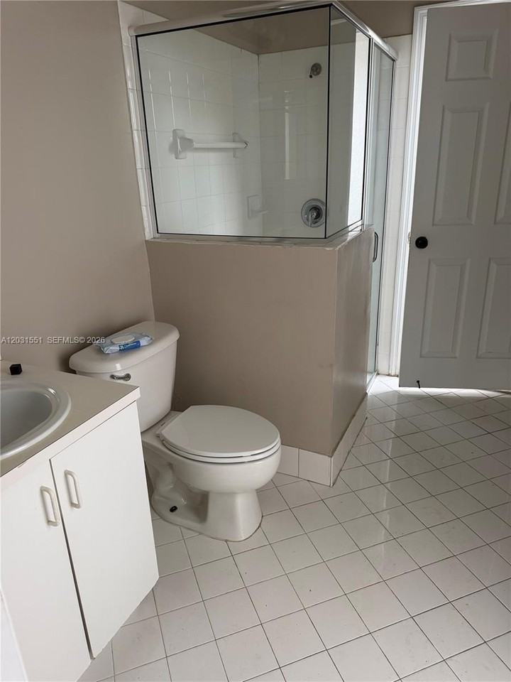 3581 Ne 11th Dr #0 - Photo 7 of 8