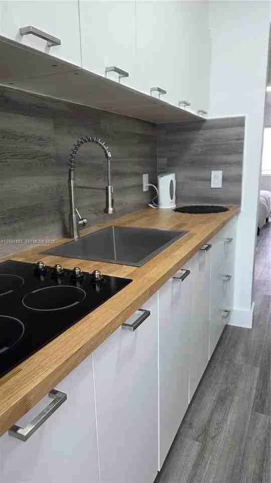 761 Euclid Ave #4 - Photo 3 of 23