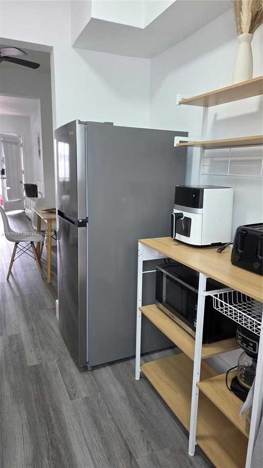 761 Euclid Ave #4 - Photo 5 of 23