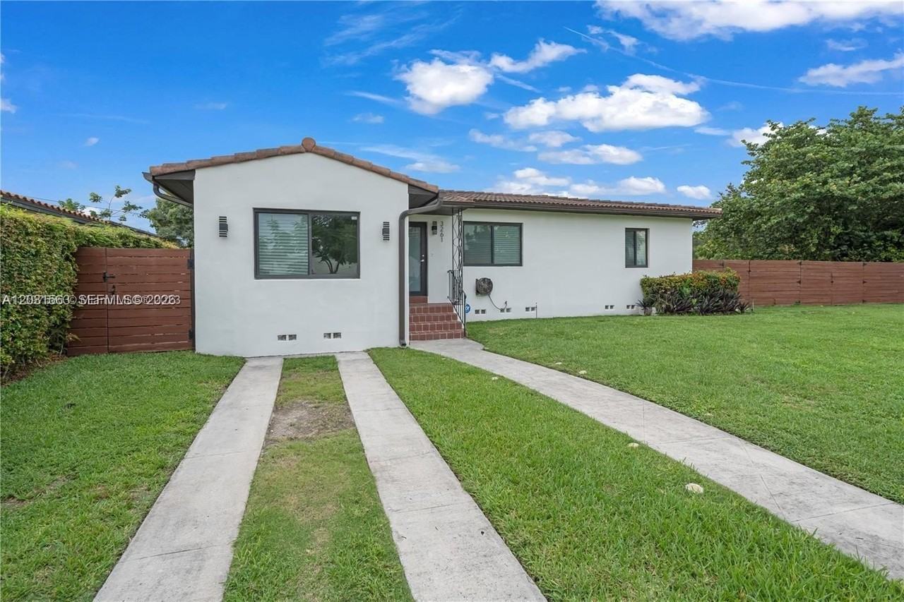 3261 Sw 20th St - Photo 2 of 32