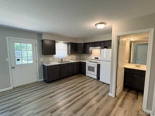 4502 S Park Dr - Photo 3 of 24