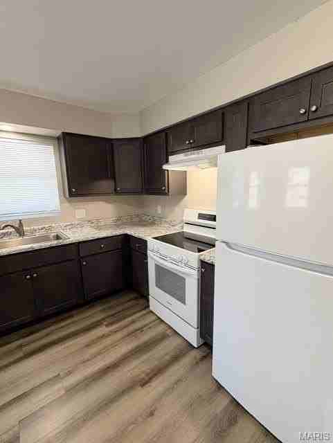 4502 S Park Dr - Photo 4 of 24