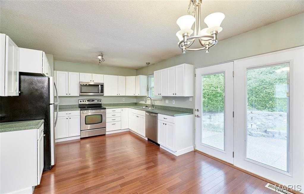 6001 La Chateau Ct - Photo 7 of 31