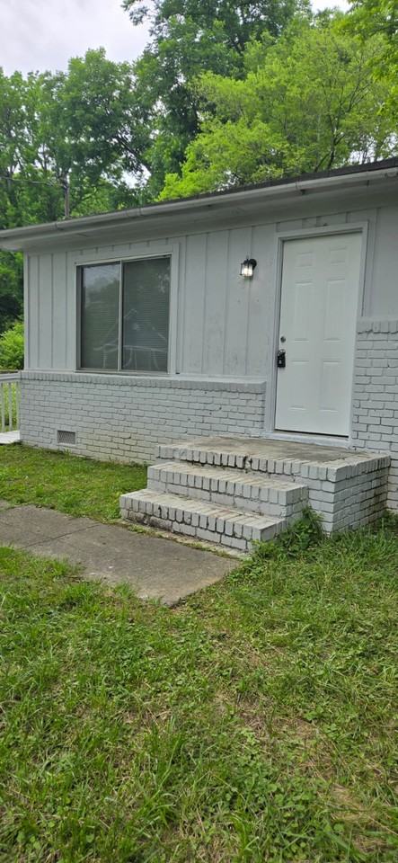 533 Branham Ave Sw #1 - Photo 3 of 25