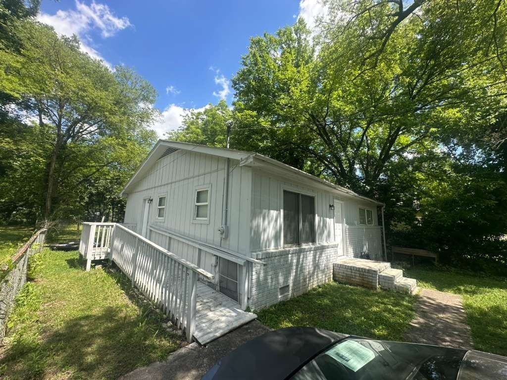 533 Branham Ave Sw #1 - Photo 4 of 25