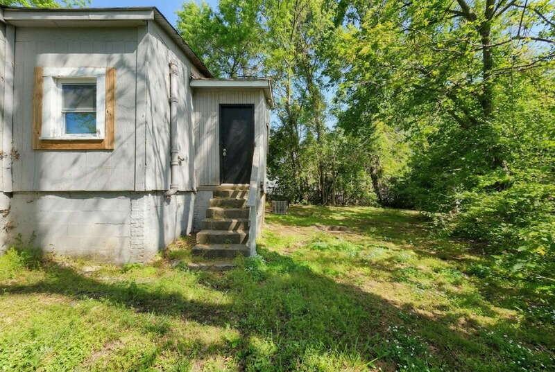 218 Irving Ave #1 - Photo 4 of 15