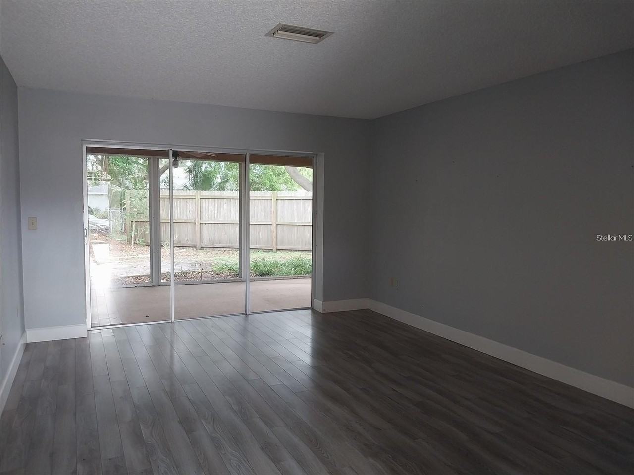 3962 Basswood Dr - Photo 3 of 15