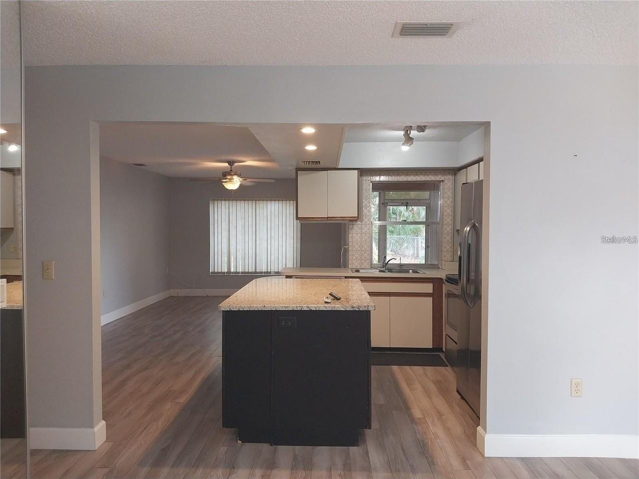 3962 Basswood Dr - Photo 5 of 15