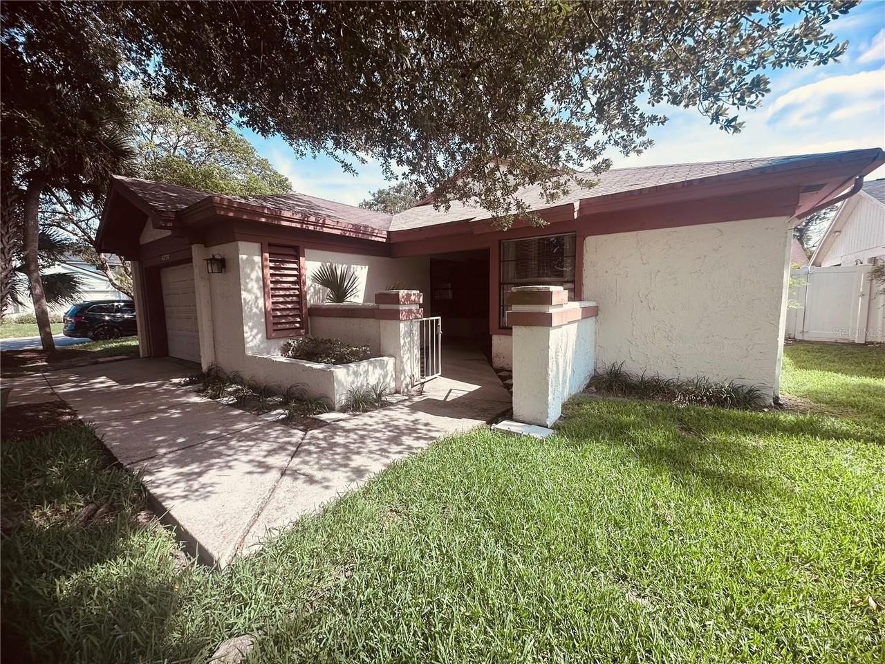 6256 Gardenview Ct - Photo 3 of 16