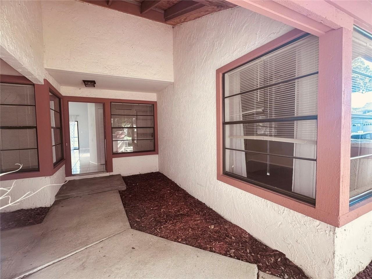 6256 Gardenview Ct - Photo 4 of 16