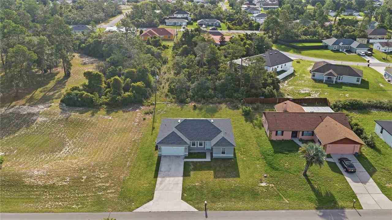 405 Marion Oaks Ln - Photo 3 of 23